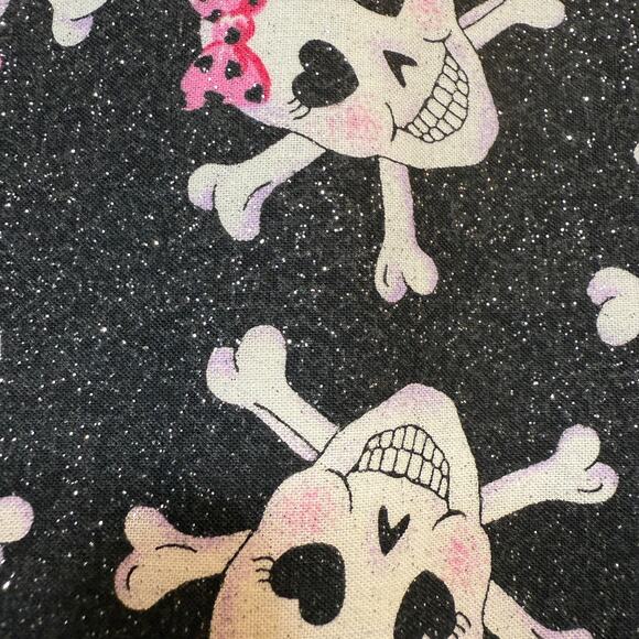 Skull print/Polka dot 100% cotton Fabric lot 8+ yards total 42-44 in wide - Picture 3 of 6